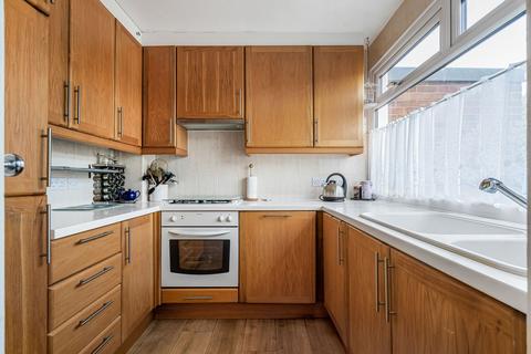 3 bedroom end of terrace house for sale, Elmslie Close, Epsom, KT18