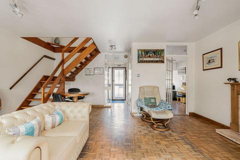 3 bedroom end of terrace house for sale, Elmslie Close, Epsom, KT18