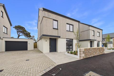3 bedroom detached house for sale, Modern Living Across Three Floors