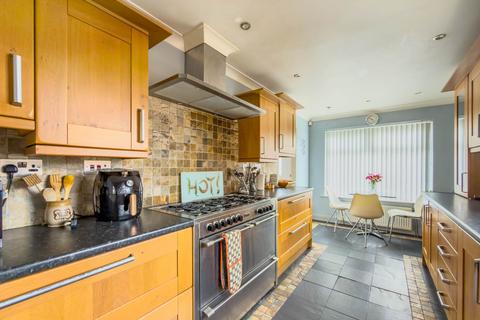 3 bedroom detached house for sale, Moor End Lane, Dewsbury