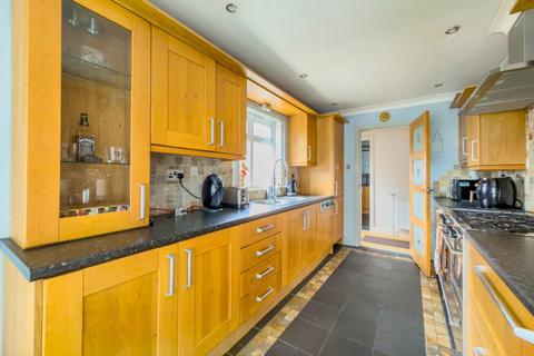 3 bedroom detached house for sale, Moor End Lane, Dewsbury
