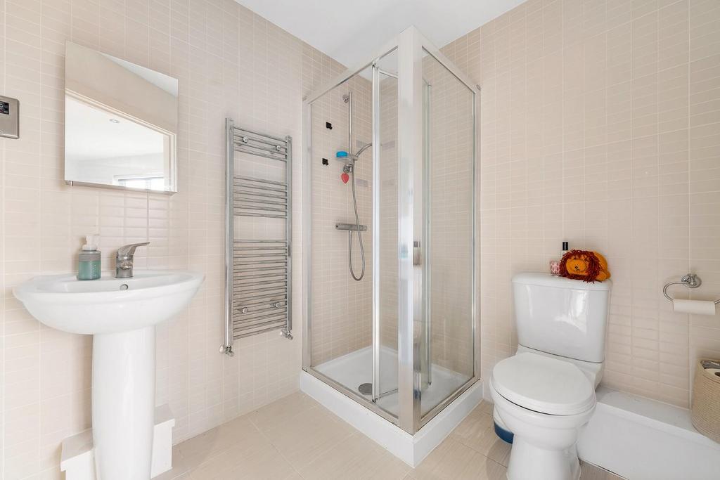 Ensuite.JPG