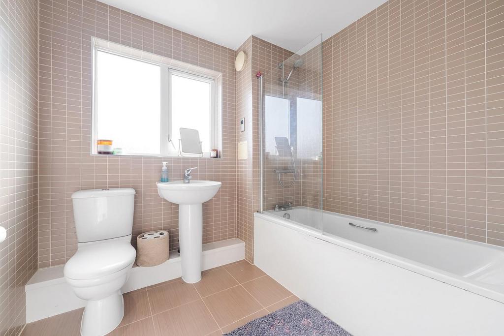 Bathroom.JPG