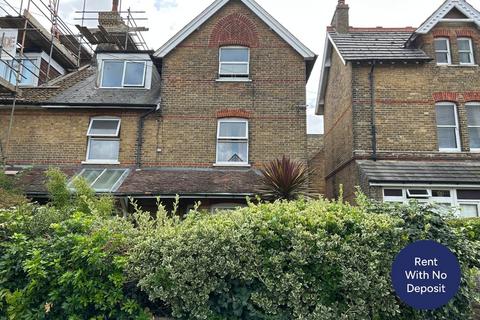 2 bedroom flat to rent, Westgate Bay Avenue, Westgate-On-Sea, CT8