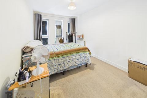 1 bedroom flat to rent, Howlands Court, Commonwealth Drive, Crawley, West Sussex. RH10 1AW