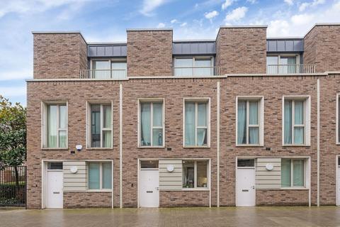 undefined, Rope Terrace, London E16
