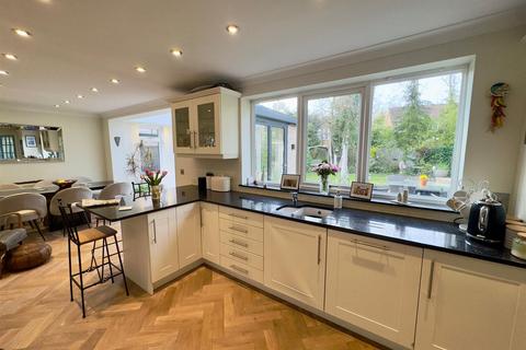 4 bedroom detached house for sale, Dukes Mead, Fleet GU51