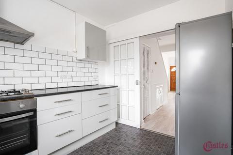 2 bedroom terraced house to rent, Percival Road, Enfield, EN1