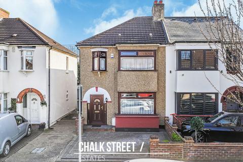 4 bedroom semi-detached house for sale, The Avenue, Hornchurch, RM12