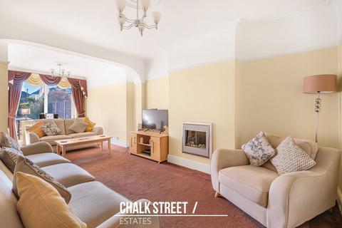 4 bedroom semi-detached house for sale, The Avenue, Hornchurch, RM12