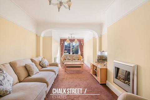 4 bedroom semi-detached house for sale, The Avenue, Hornchurch, RM12