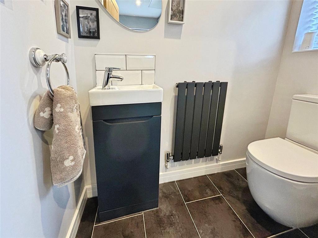 Cloakroom/Wc