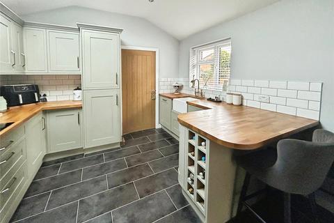 2 bedroom bungalow for sale, Edgecote Drive, Swadlincote DE11