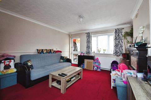 2 bedroom terraced house for sale, Grove Road, Romford, RM6