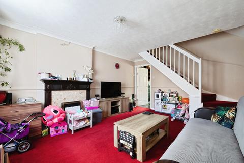 2 bedroom terraced house for sale, Grove Road, Romford, RM6