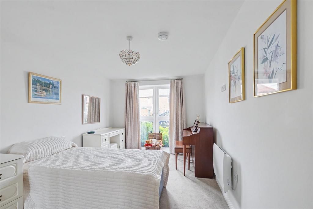 Bedroom 1.jpeg