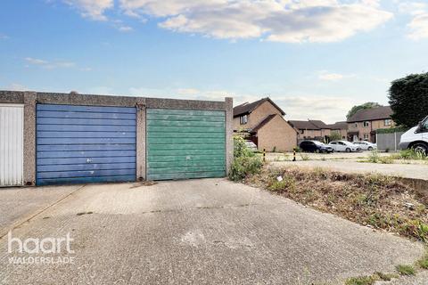 2 bedroom terraced house for sale, Waverley Close, Chatham