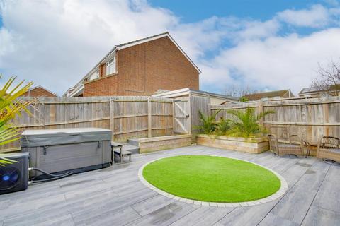 3 bedroom end of terrace house for sale, The Mallards, St. Ives