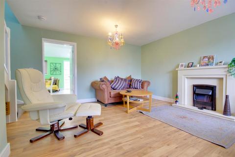 3 bedroom end of terrace house for sale, The Mallards, St. Ives