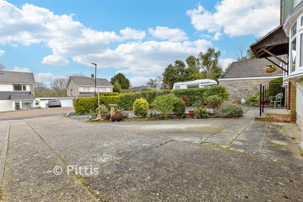 Driveway/Parking
