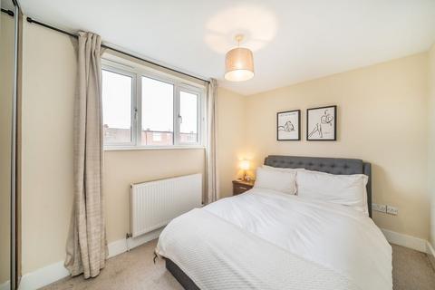 undefined, Arragon Gardens, London SW16