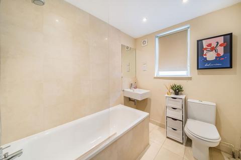 undefined, Arragon Gardens, London SW16