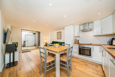 2 bedroom flat for sale, Bird In Bush Road, London SE15