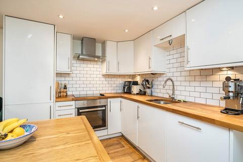 2 bedroom flat for sale, Bird In Bush Road, London SE15