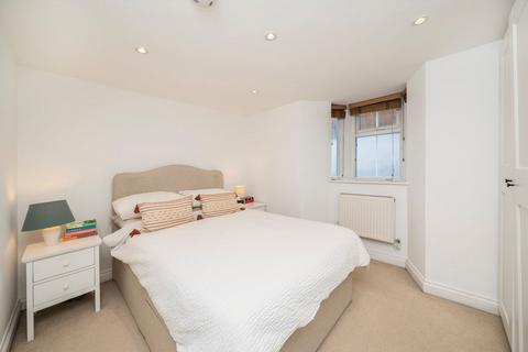 2 bedroom flat for sale, Bird In Bush Road, London SE15