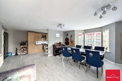2 bedroom flat for sale, Glenmuir Close, Irlam, M44