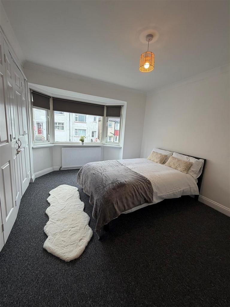 Bed 6.jpg