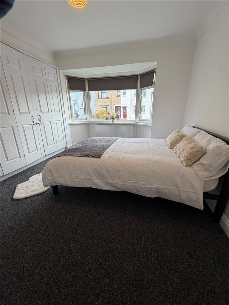 Bed 4.jpg
