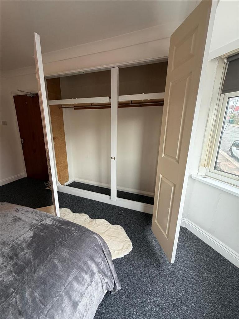 Bed 3.jpg