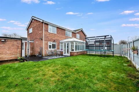3 bedroom semi-detached house for sale, Pentland Gardens, Long Eaton