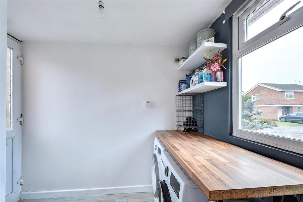 Utility Room 1.jpeg