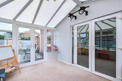 3 bedroom semi-detached house for sale, Pentland Gardens, Long Eaton