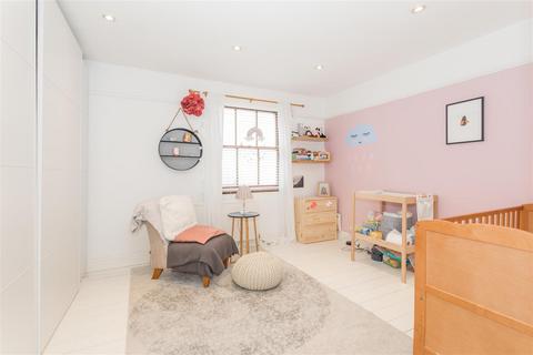 2 bedroom maisonette to rent, Chapel Mews, Hove, East Sussex, BN3
