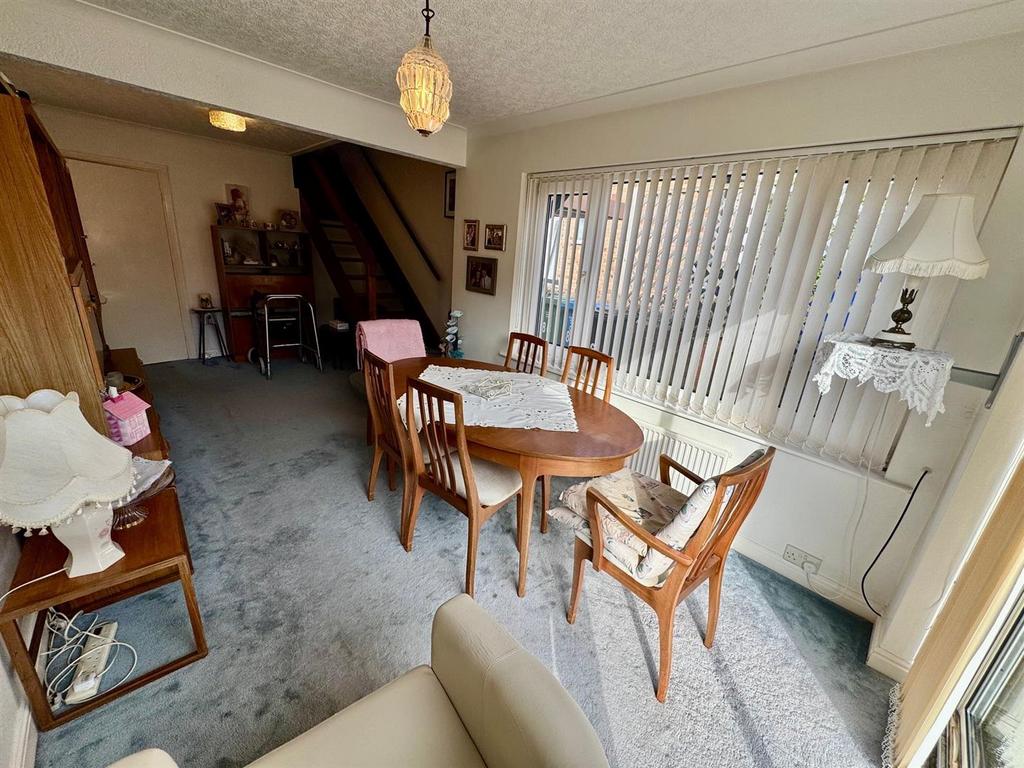 Dining room 3.jpg