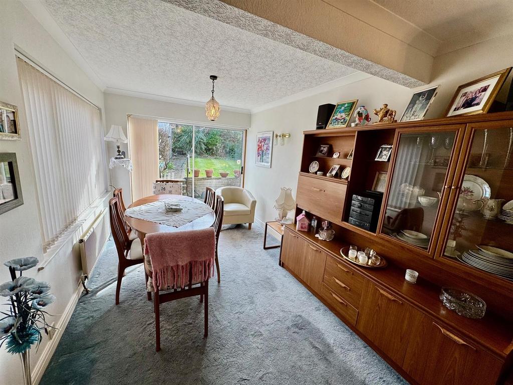 Dining room.jpg