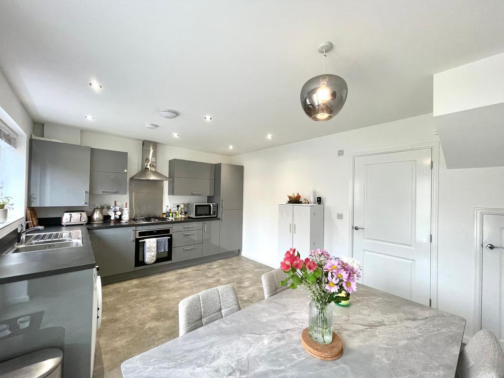 Dining kitchen
