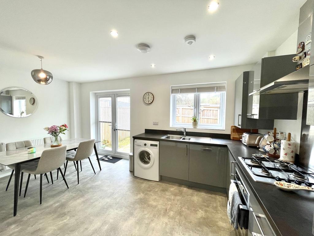 Dining kitchen