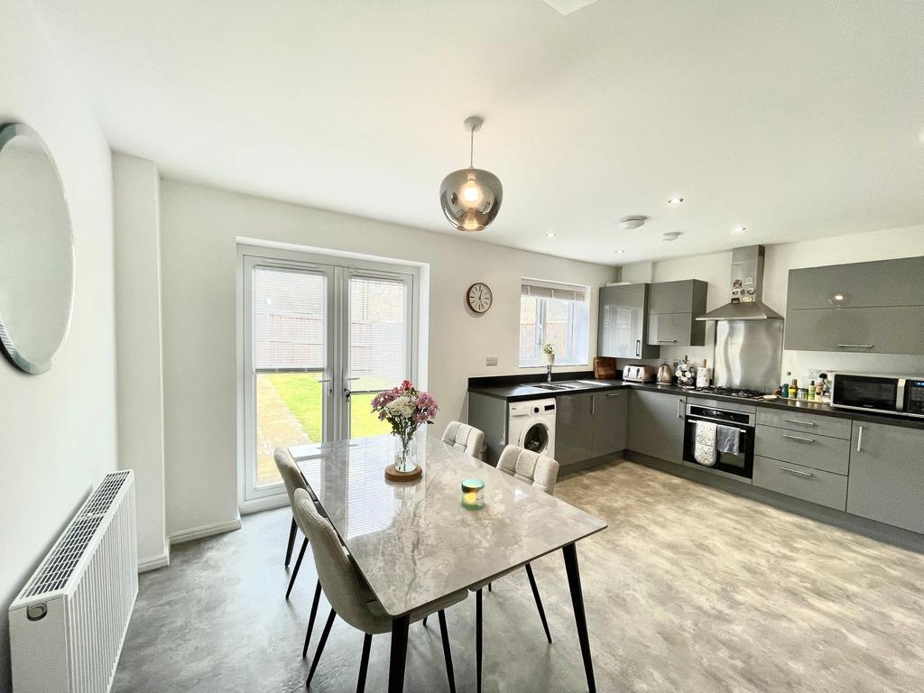 Dining kitchen
