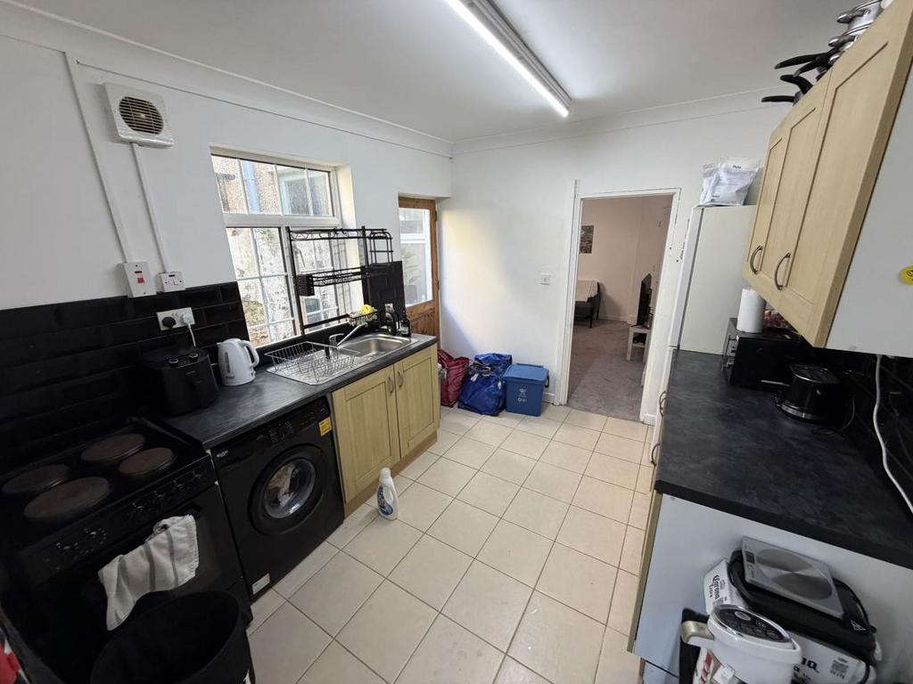 Kitchen Reverse
