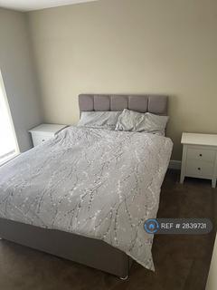 1 bedroom in a house share to rent, Gale Crescent, Banstead, SM7