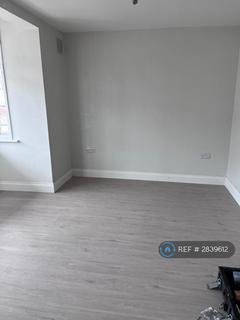 2 bedroom maisonette to rent, Yewfield Road, London, NW10