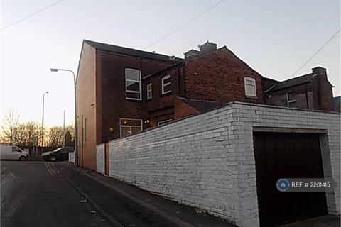 8 bedroom semi-detached house to rent, Bolton Road Farnworth Bolton, Bolton, BL4