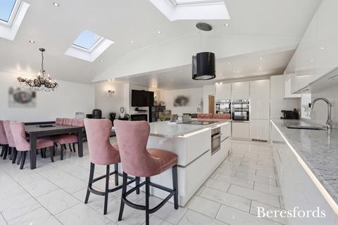 undefined, Newbury Gardens, Upminster, RM14