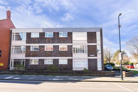 2 bedroom flat to rent, Park View Court, Whitley Bay