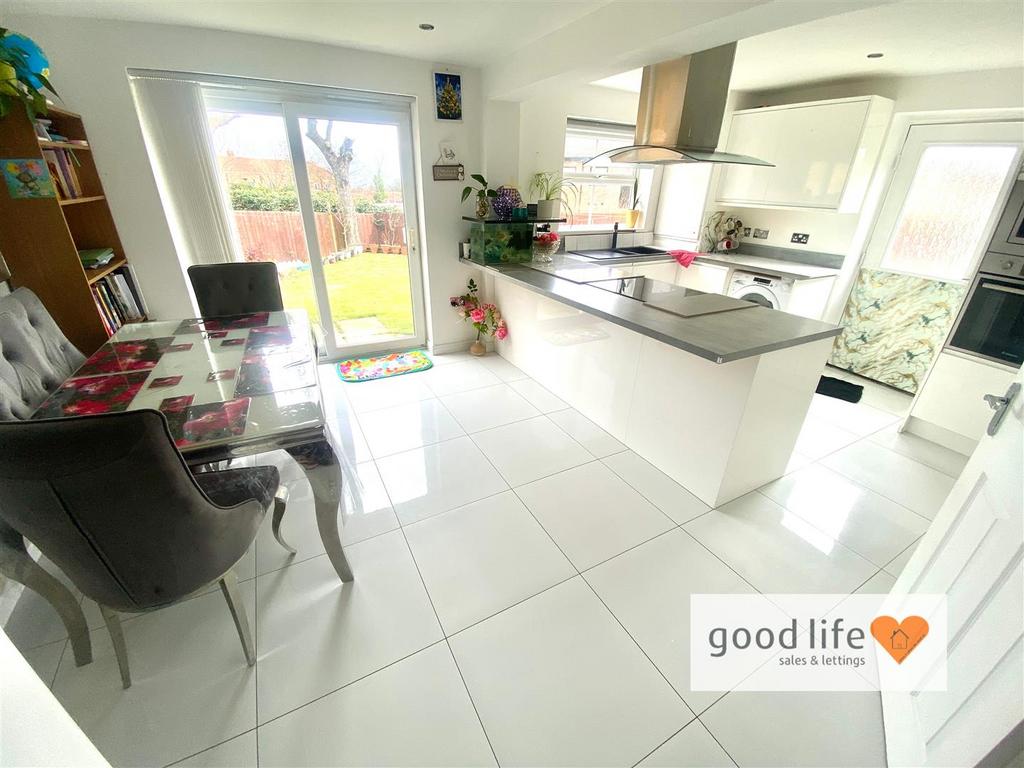 20260316 110934266 i OS29 HALESWORTHDRIVE.jpg