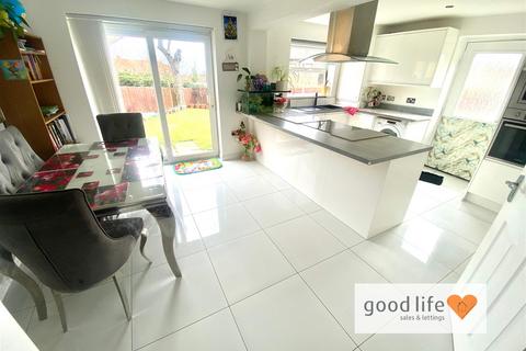 4 bedroom detached house for sale, Halesworth Drive, Sunderland SR4